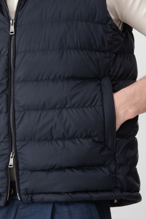 Товар синего цвета с внутренней стороны