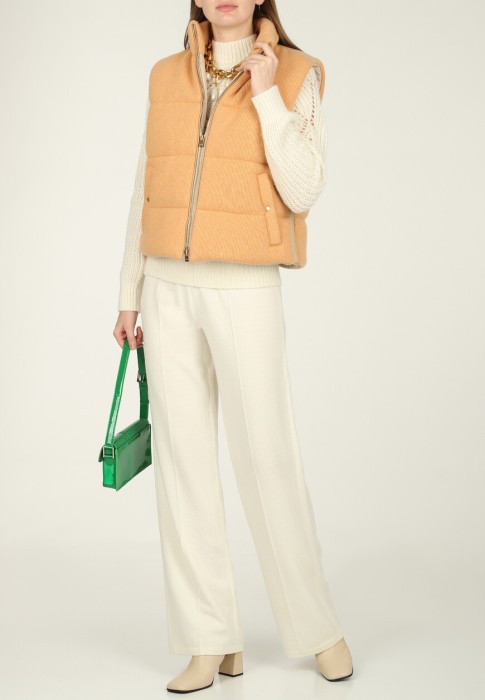 жилет  по цене 394625 руб вид справа