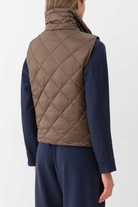 жилет  от бренда max mara вид слева