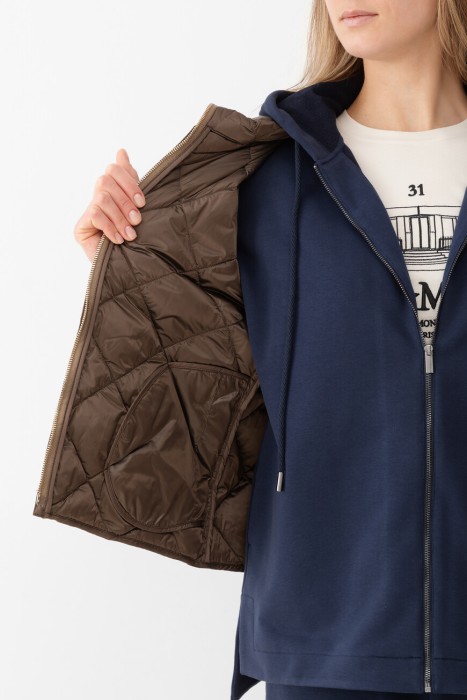 жилет  из пуха спереди