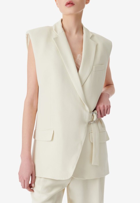 Товар белого цвета с внутренней стороны