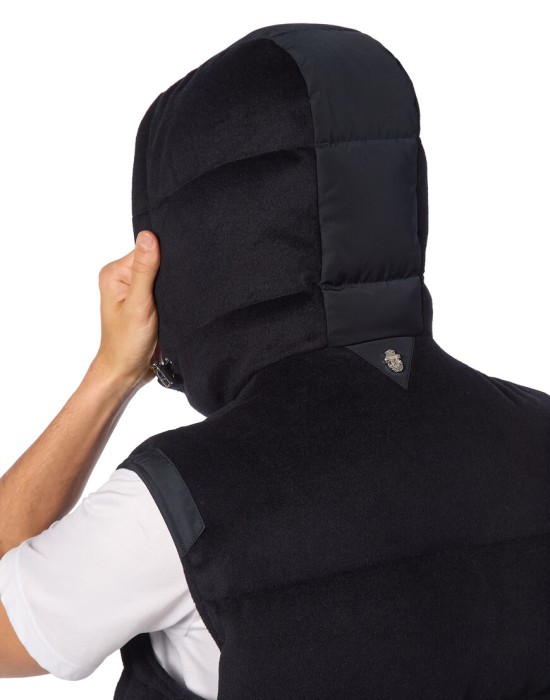 жилет  из проверенных материалов спереди