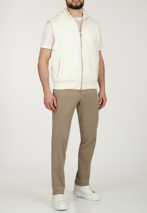 жилет  по цене 204330 руб вид справа