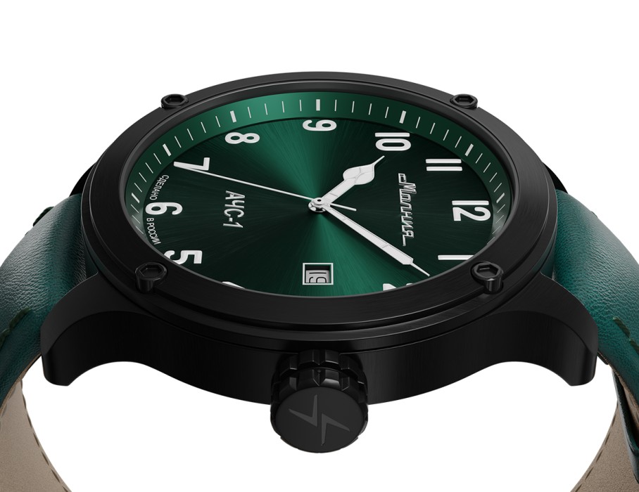 Товар черного цвета с внутренней стороны