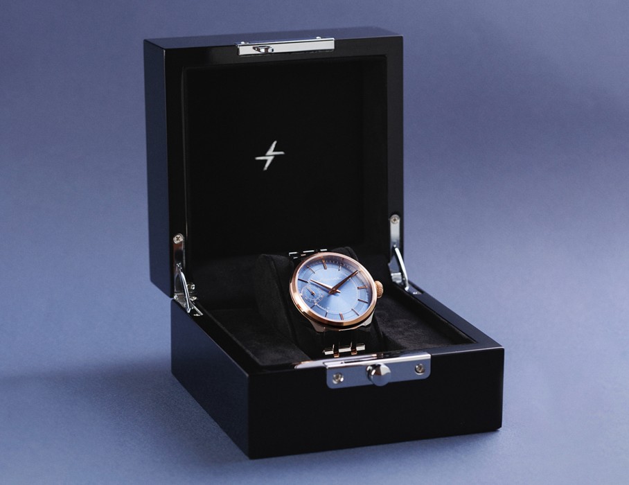 дебют tcb 3603 41 мм ручной завод вид сзади