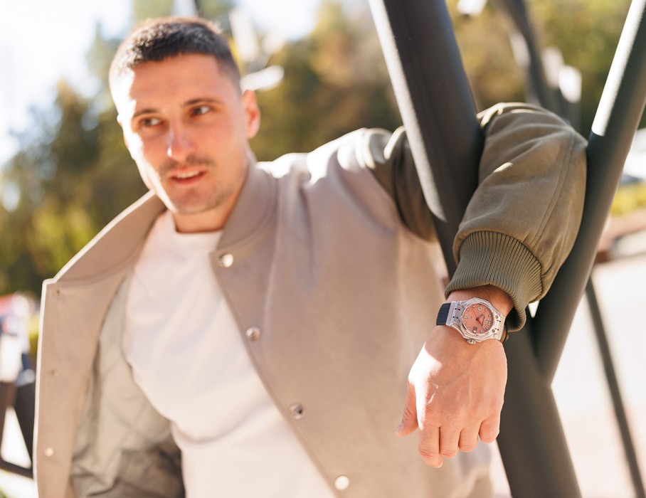 hyron tcb 8215 44 мм автоподзавод вид сбоку