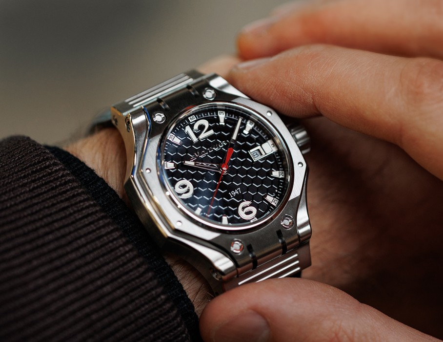 hyron tcb 8215 44 мм автоподзавод вид слева