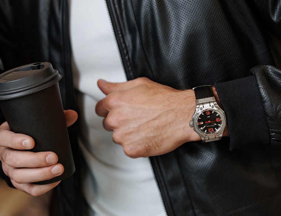 hyron tcb 8215 44 мм автоподзавод вид справа