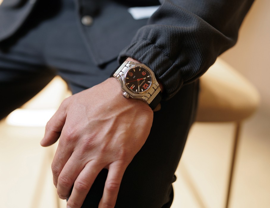 hyron tcb 8215 44 мм автоподзавод вид сбоку