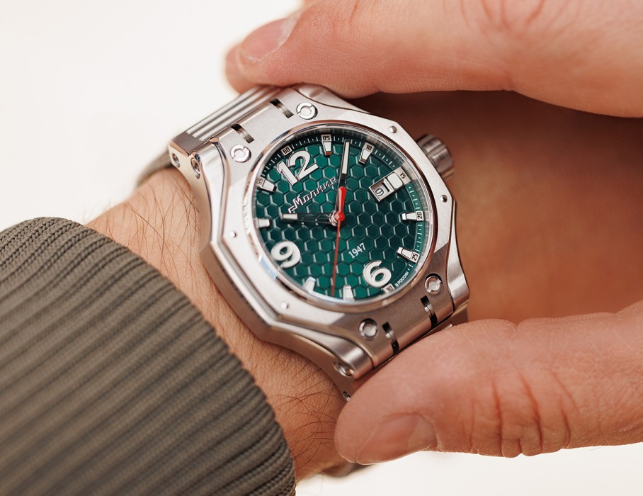 hyron tcb 8215 44 мм автоподзавод вид слева