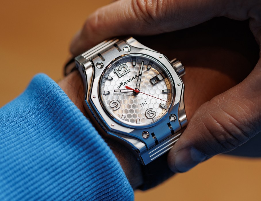 hyron tcb 8215 44 мм автоподзавод вид слева