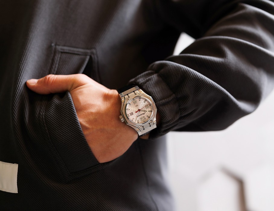 hyron tcb 8215 44 мм автоподзавод вид справа