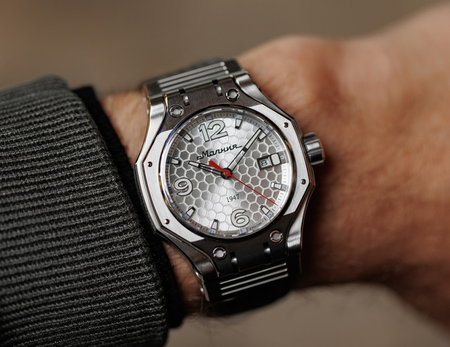 hyron tcb 8215 44 мм автоподзавод вид сбоку