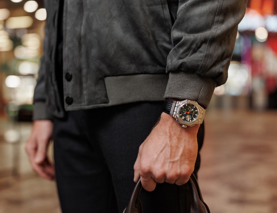 hyron z60 44 мм кварц хронограф вид сзади