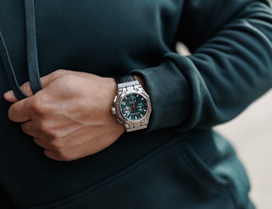 hyron z60 44 мм кварц хронограф вид сбоку