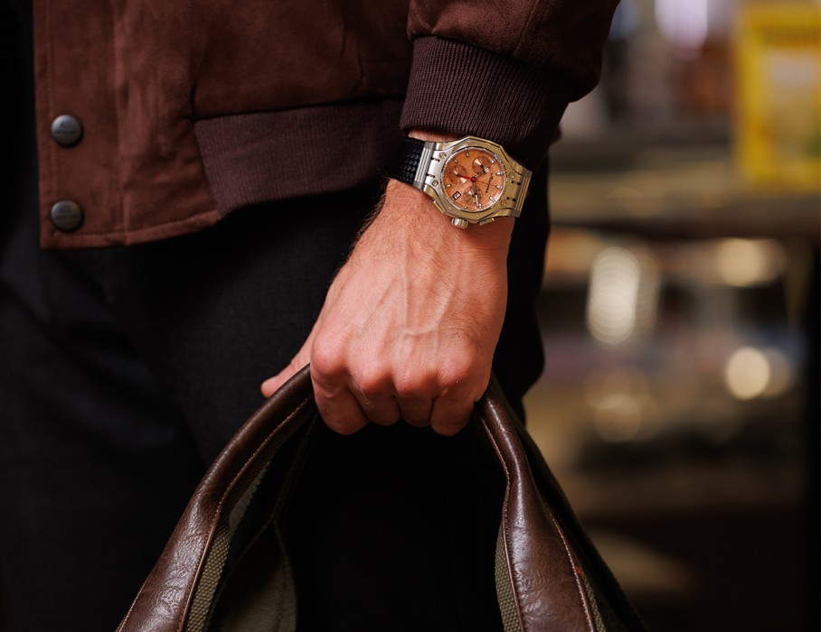 hyron z60 44 мм кварц хронограф вид сбоку