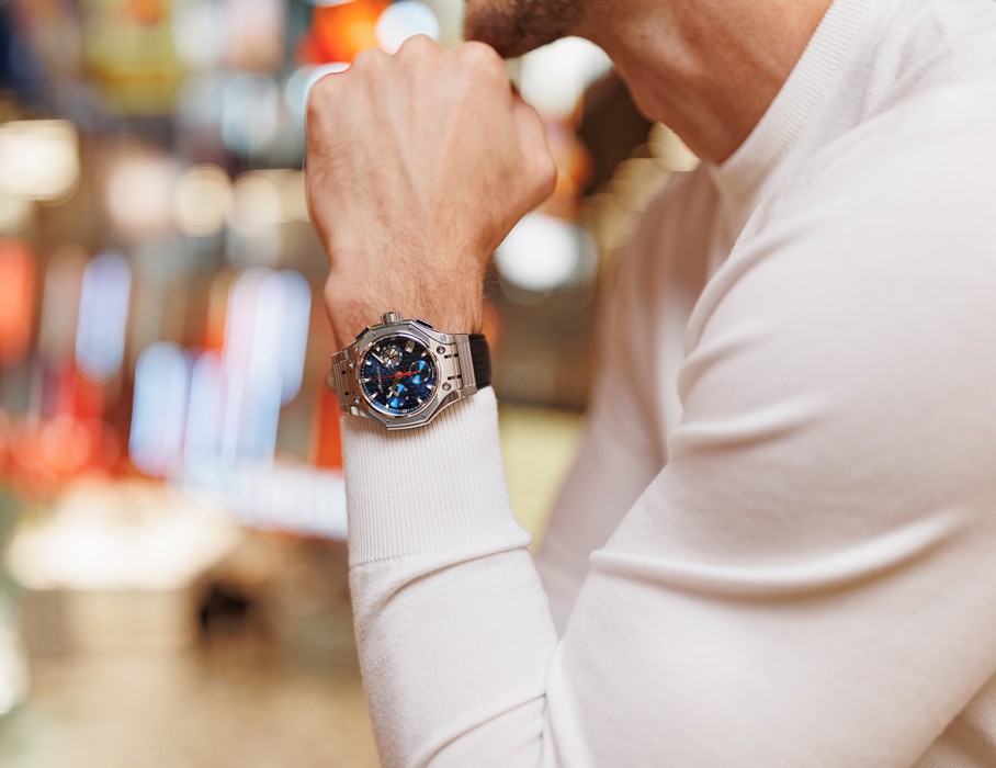 hyron z60 44 мм кварц хронограф вид сбоку