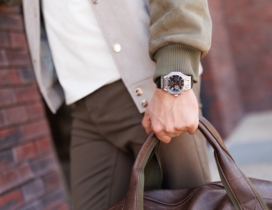 hyron z60 44 мм кварц хронограф вид сбоку