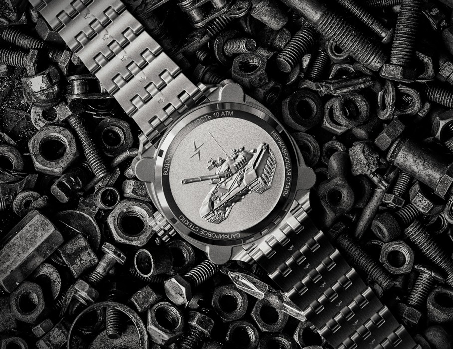 танк 8215 42 мм автоподзавод из проверенных материалов спереди