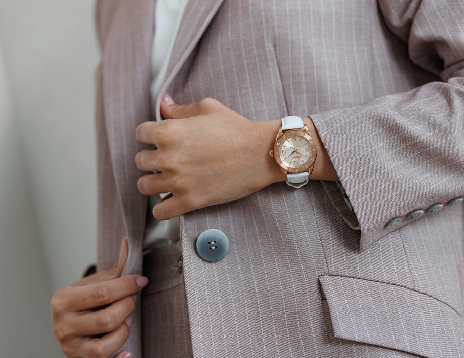 жемчуг 715 36 мм кварц вид слева