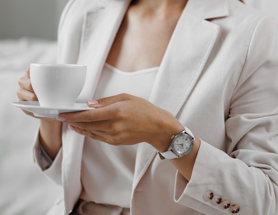 жемчуг 715 36 мм кварц вид слева