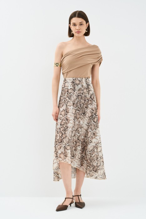 асимметричная юбка из россии вид сбоку