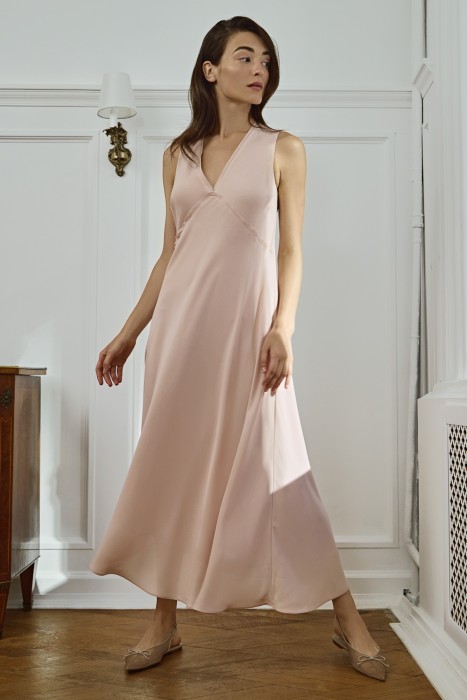 асимметричное платье от бренда снежная королева вид слева