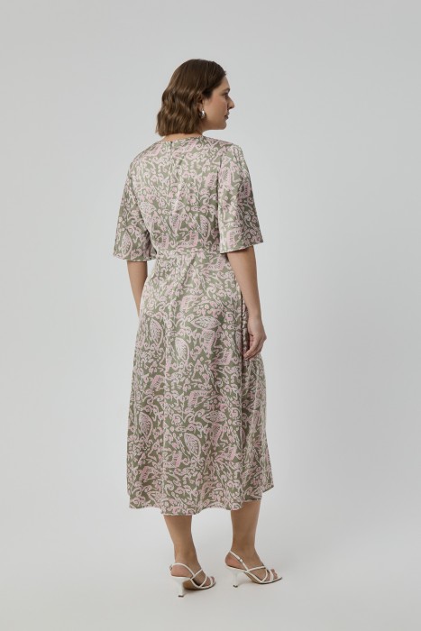 атласное платье по цене 3250 руб вид справа