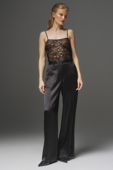 атласные брюки по цене 1620 руб вид справа