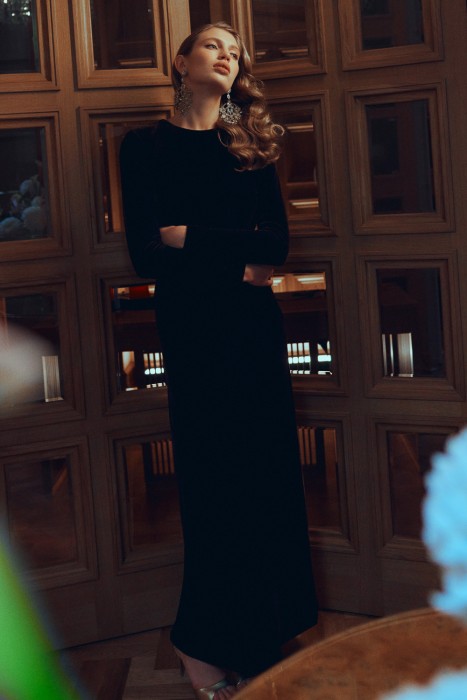 бархатное платье от бренда снежная королева вид слева