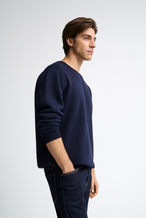 базовая толстовка от бренда снежная королева вид слева