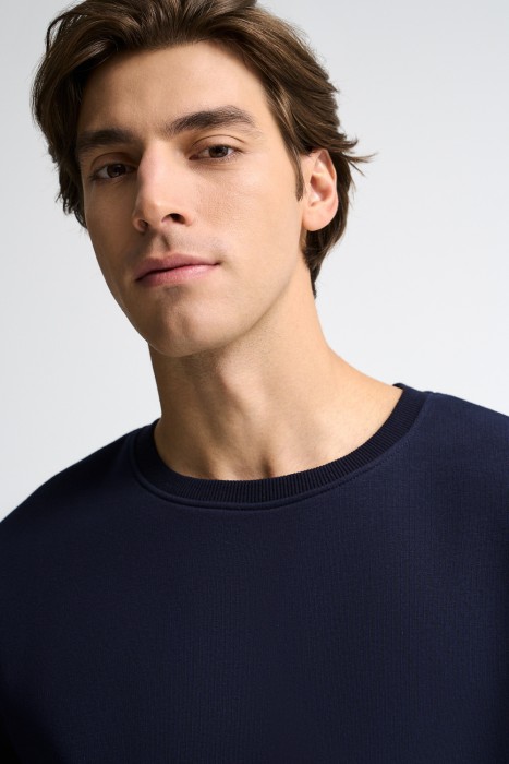 базовая толстовка по цене 1370 руб вид справа