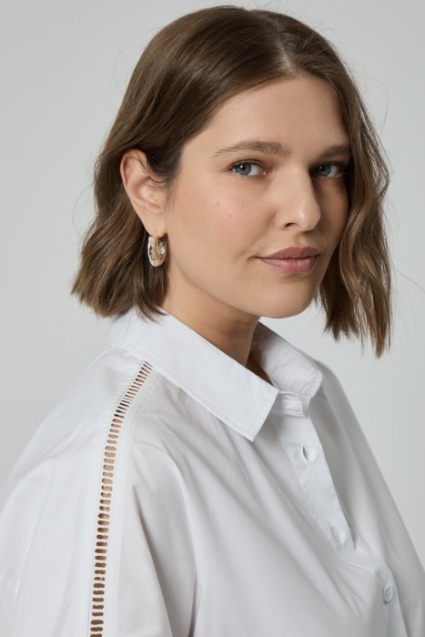 белая блузка из россии вид сбоку