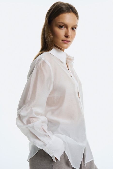 белая блузка по цене 1230 руб вид справа