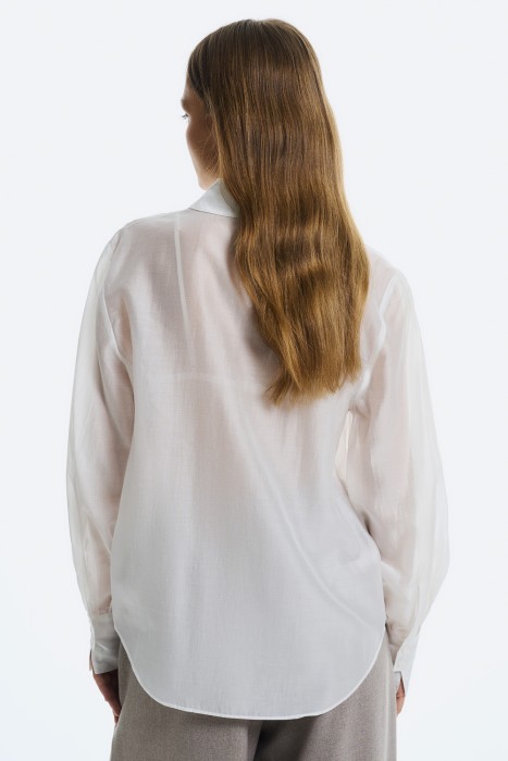 белая блузка из россии вид сбоку