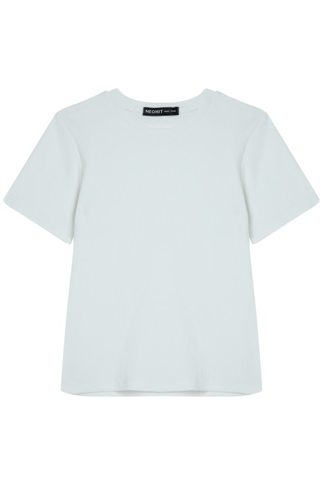 белая футболка из россии вид сбоку