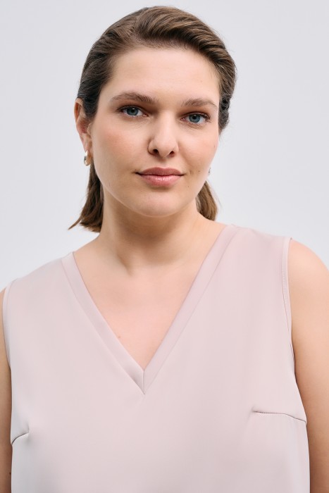 блузка без рукавов по цене 1480 руб вид справа