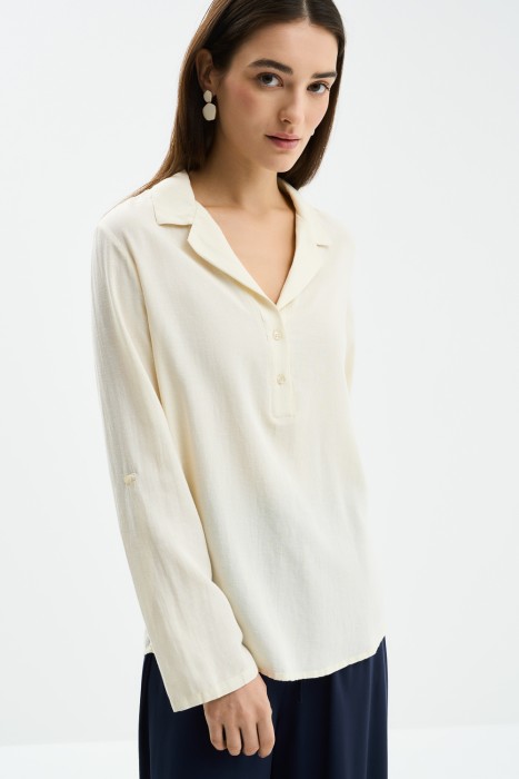 блузка из вискозы от бренда снежная королева вид слева