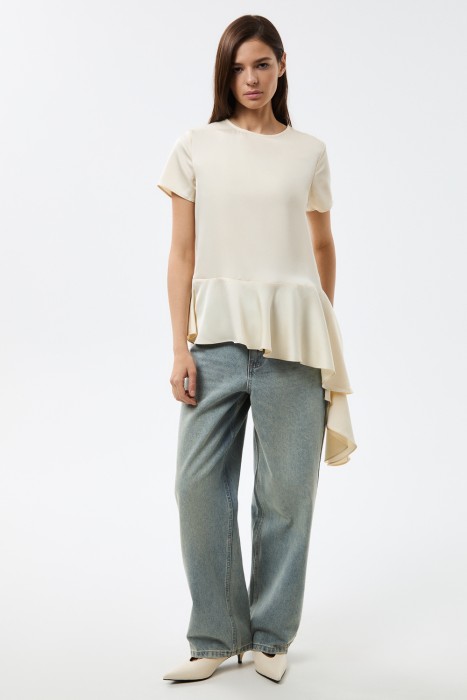 блузка с асимметричной баской от бренда снежная королева вид слева