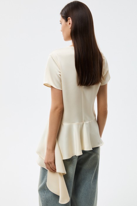 блузка с асимметричной баской по цене 3010 руб вид справа