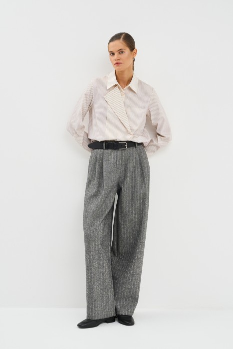 блузка с асимметричной застежкой по цене 1740 руб вид справа