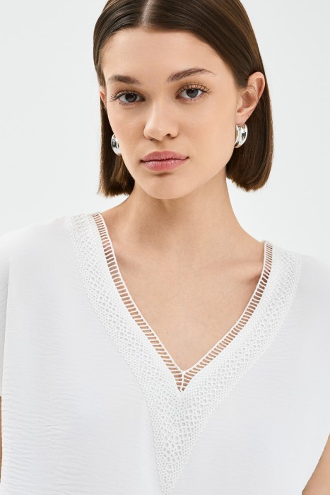 блузка с ажурной отделкой из россии вид сбоку