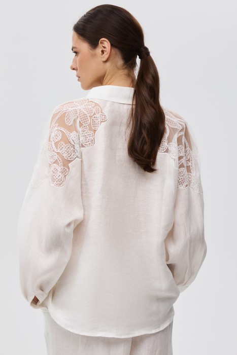 блузка с ажурными вставками по цене 6040 руб вид справа