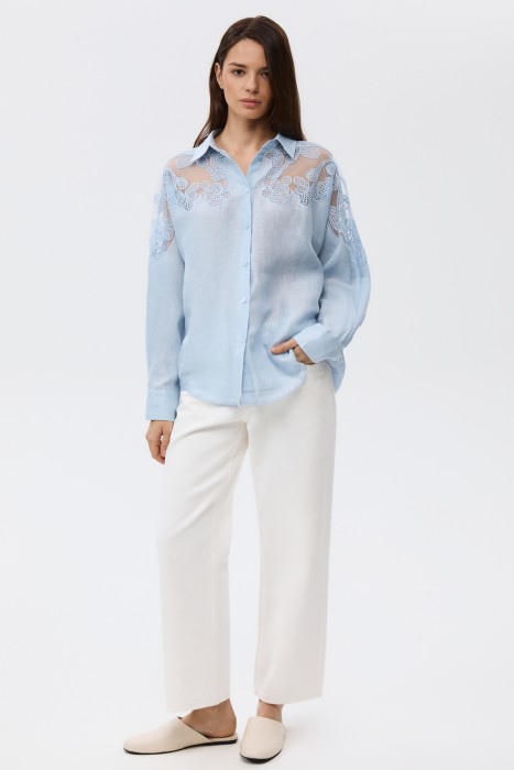 блузка с ажурными вставками от бренда снежная королева вид слева