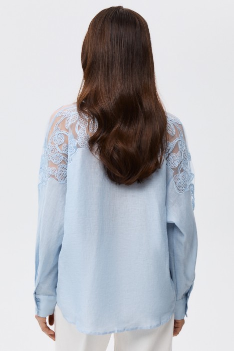 блузка с ажурными вставками по цене 6040 руб вид справа