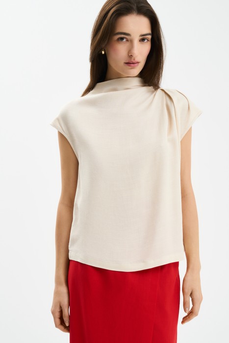 блузка с драпировкой от бренда снежная королева вид слева