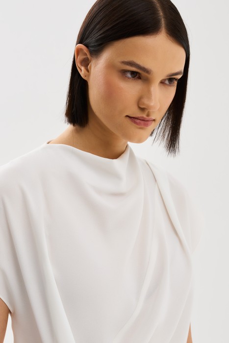 блузка с драпировкой от бренда снежная королева вид слева