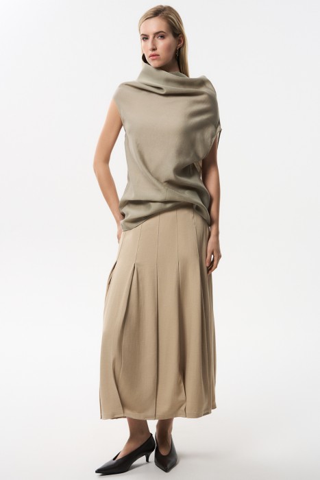 блузка с фантазийным воротником от бренда снежная королева вид слева