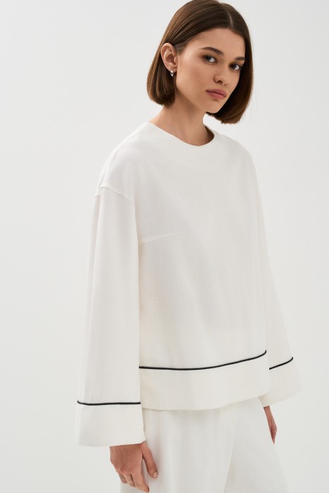 блузка с контрастным кантом от бренда снежная королева вид слева