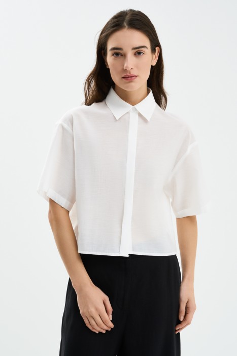 блузка с короткими рукавами от бренда снежная королева вид слева